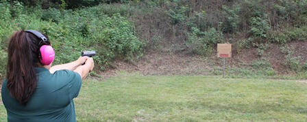 WOMEN’S BEGINNER SHOOTING CLINIC MAY 31 WOMEN’S BEGINNER SHOOTING CLINIC MAY 31