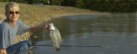 CORNERING SHALLOW-WATER CRAPPIE CORNERING SHALLOW-WATER CRAPPIE