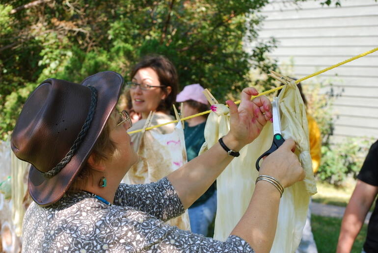 Dyeing with Native Plants 10