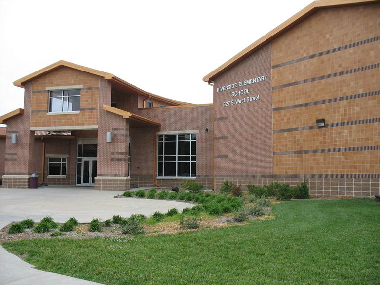 Riverside Emporia 01