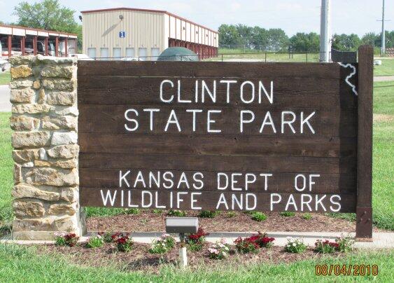 State Park sign located at the corner of E900 Rd & 1415 Road. Take a LEFT here! State Park sign located at the corner of E900 Rd & 1415 Road. Take a LEFT here!