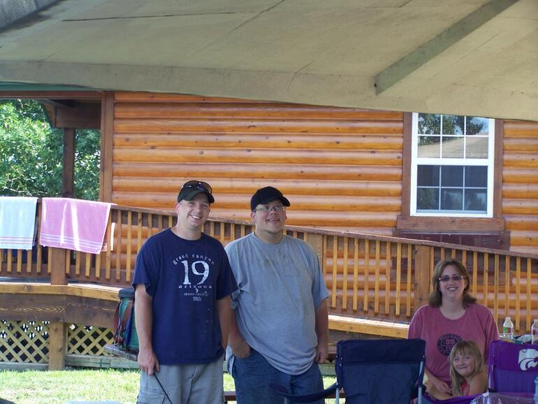 Morning Glory Cabin Renters enjoying themselves