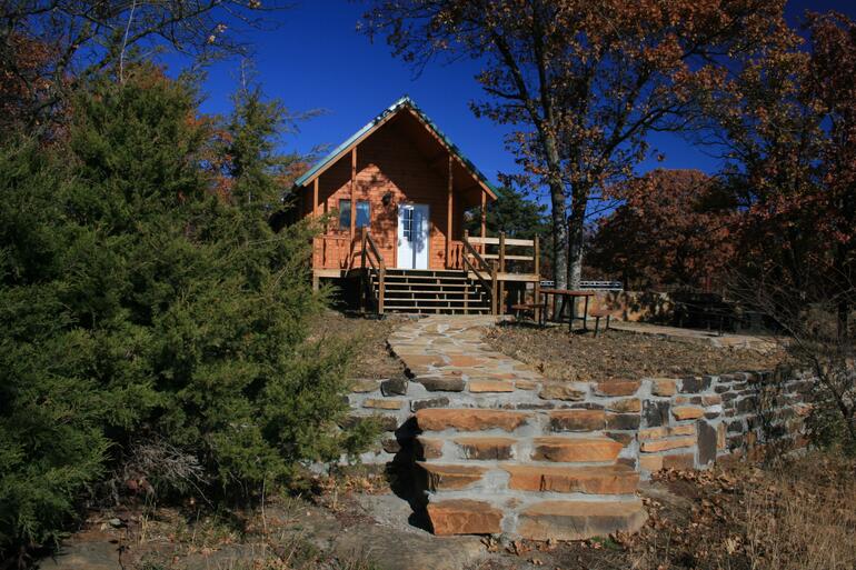 Sandstone Bluff cabin